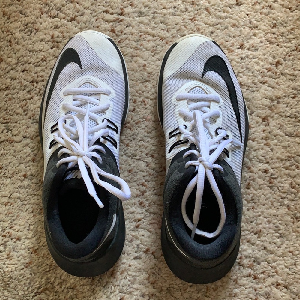 Nike air tennis shoes - Picture 2 of 6